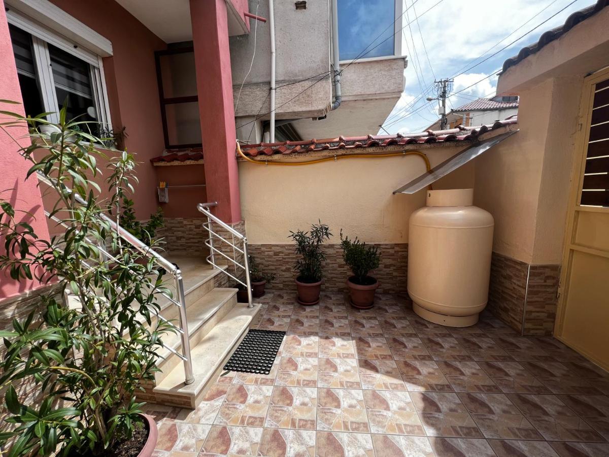 Retreat In The Centre Of Korce Daire Dış mekan fotoğraf